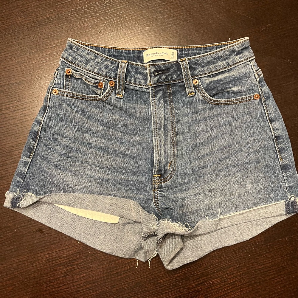 NWOT Curve love Abercrombie denim shorts